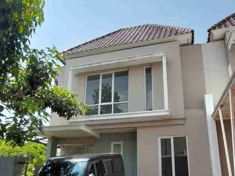 Rumah Hoek di Latigo Village, Gading Serpong