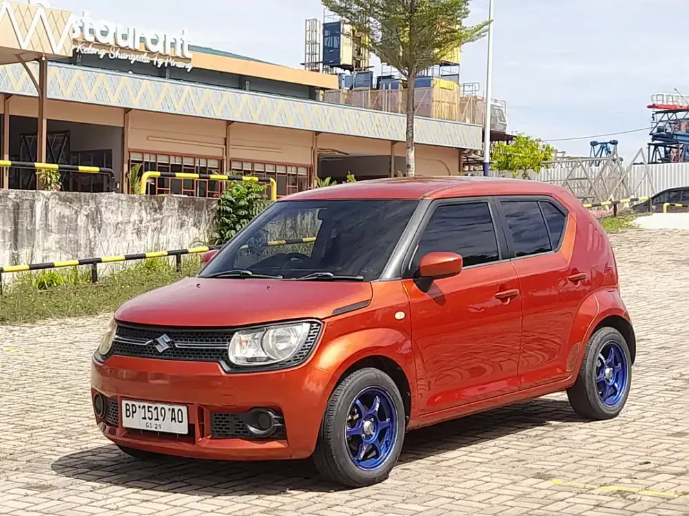 SUZUKI IQNIS AUTOMETIC PAJAK HIDUP STNK BPKB LENGKAP TANGAN PERTAMA