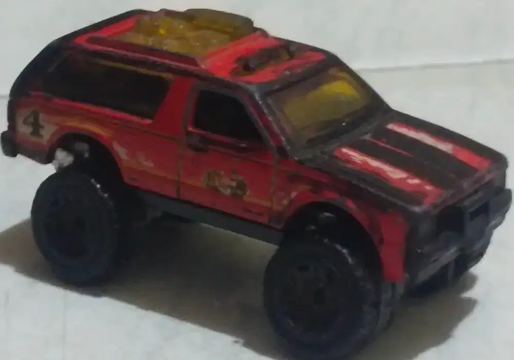 Mobil hot wheels bekas