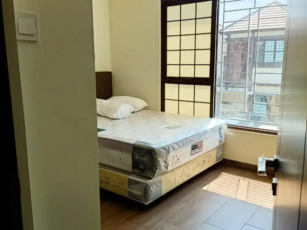 Fcgi. Rumah Disewakan di Cluster Patio Lippo Cikarang