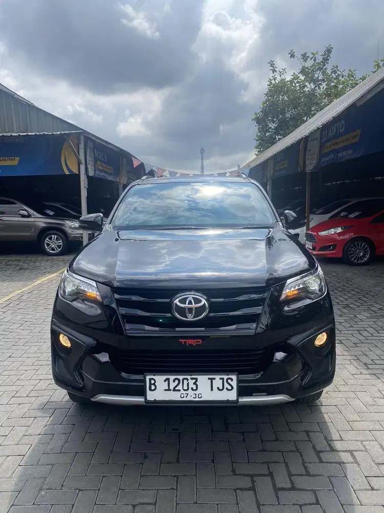 Fortuner 2.4 TRD 2019 bebas banjir laka istimewa terawat Murah Promo