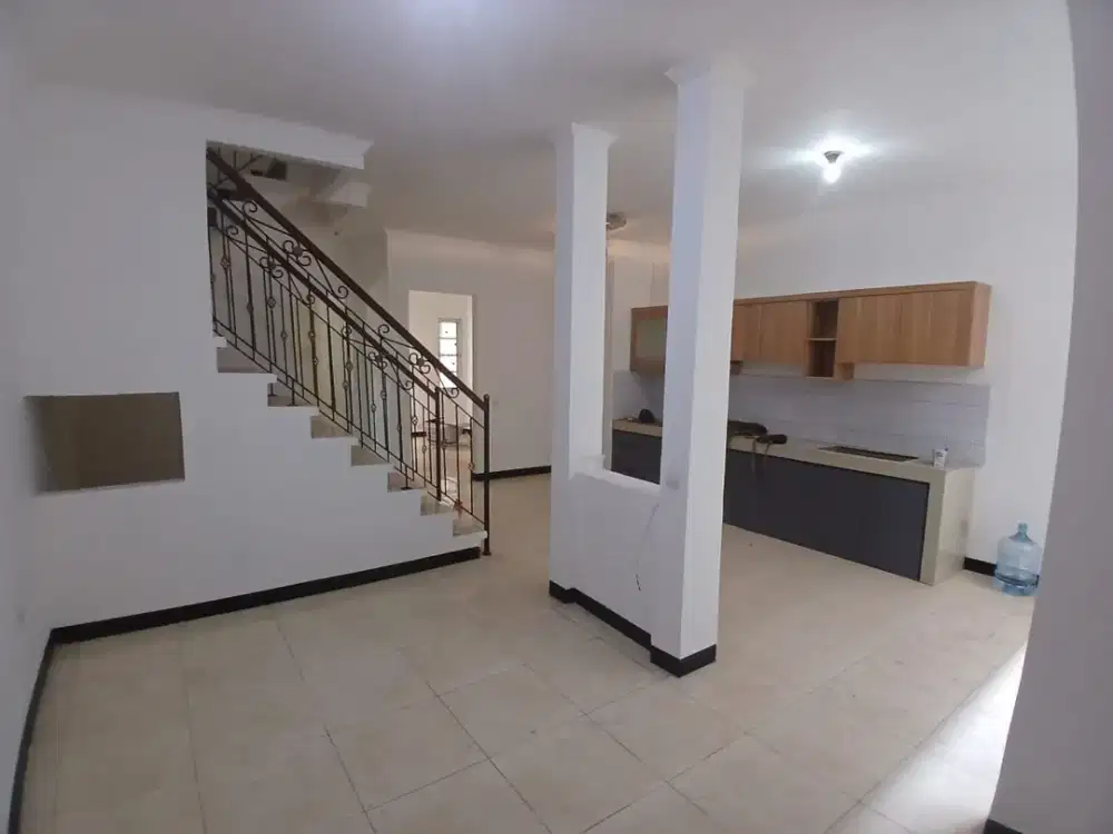 Dijual Rumah Cantik  Siap Huni Berlokasi Di Kota Wisata Cibubur