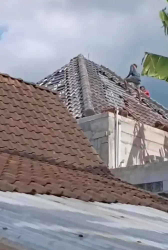 Tukang atap bocor .p