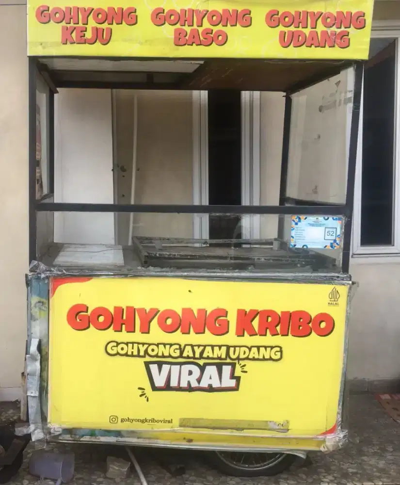 Gerobak bekas jualan gohyong