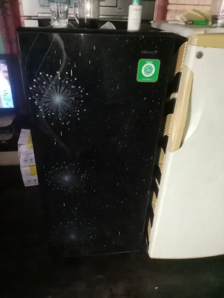 Kulkas SHARP KIREI P1