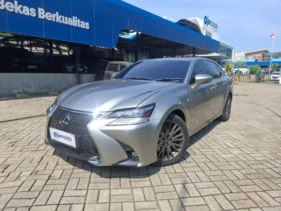 LOW DP Lexus GS300 2.0 F-Sport Bensin-AT 2018 SMI