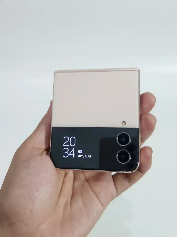 Samsung Z Flip 4 5G 8/256 Sein