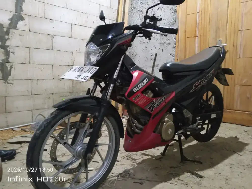 Di jual Suzuki satria Fu 2014 pajak hidup kaleng masih panjang