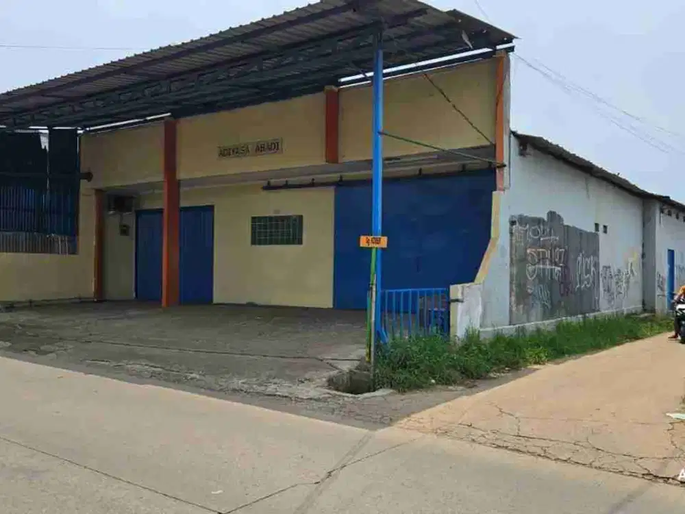 Workshop di Pinggir Jalan Setu, Kabupaten Bekasi