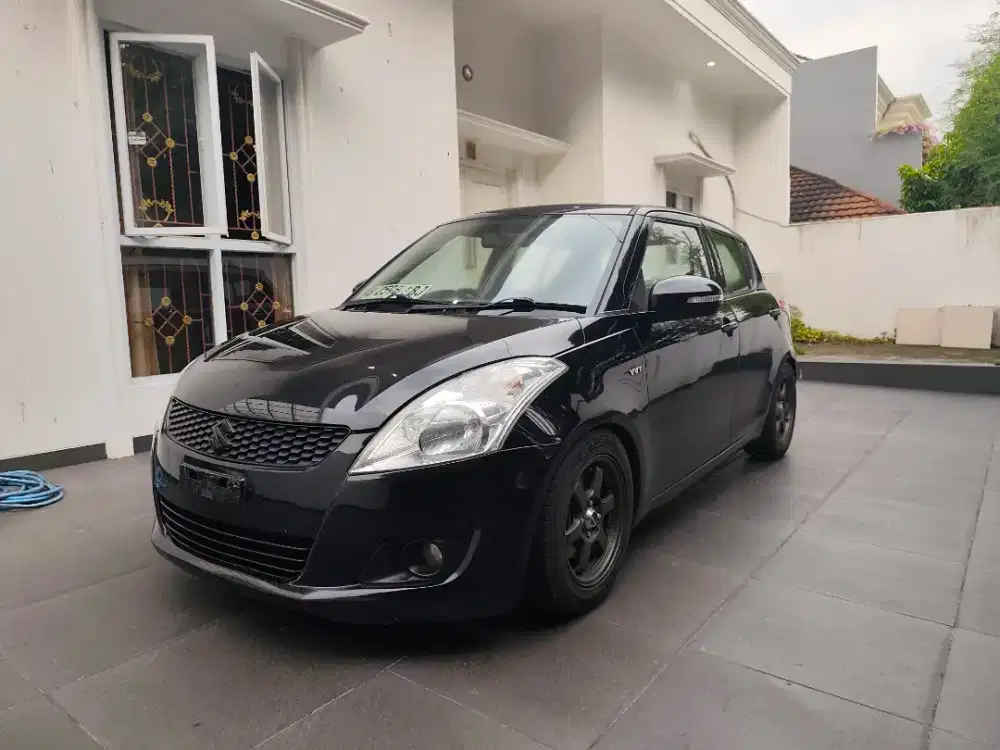 Suzuki Swift gx at black