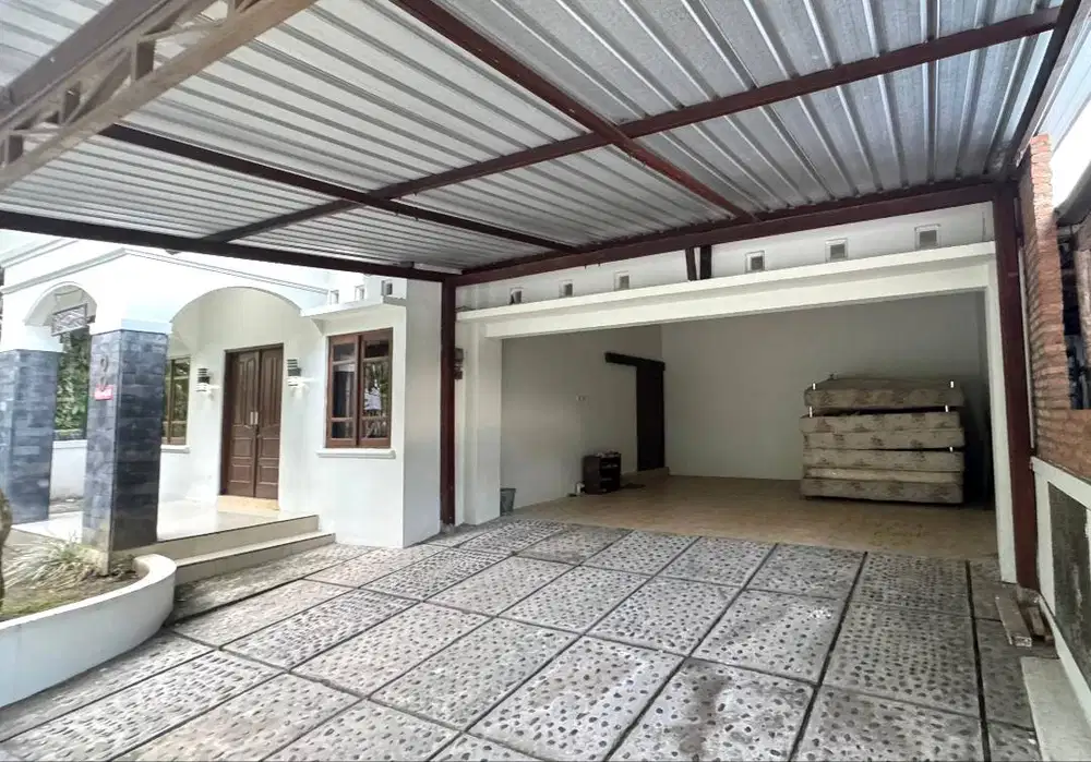 Rumah Induk dan Kos Strategis dekat Jalan Besi Jangkang