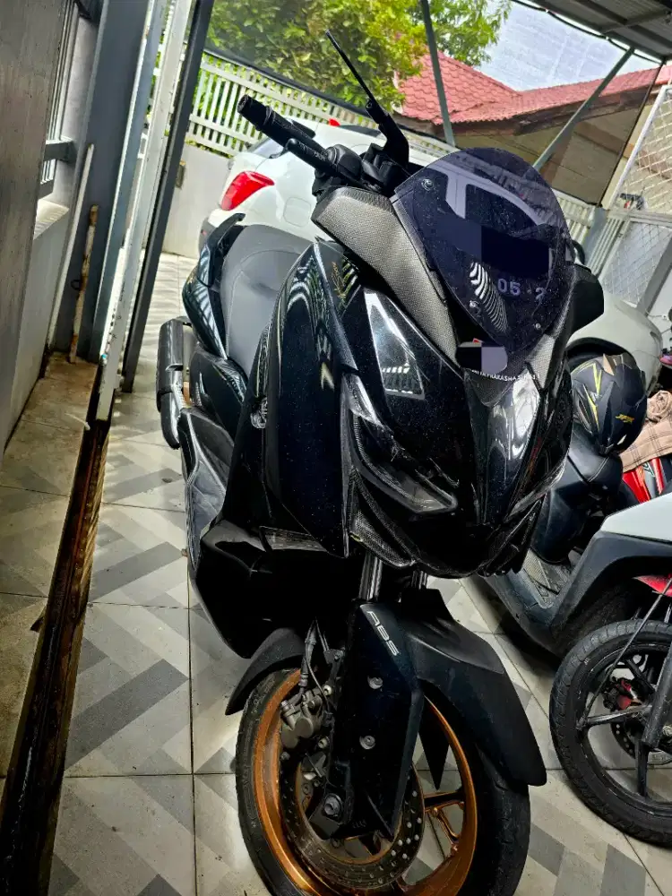 Di jual  yamaha xmax 2021 warna hitaam