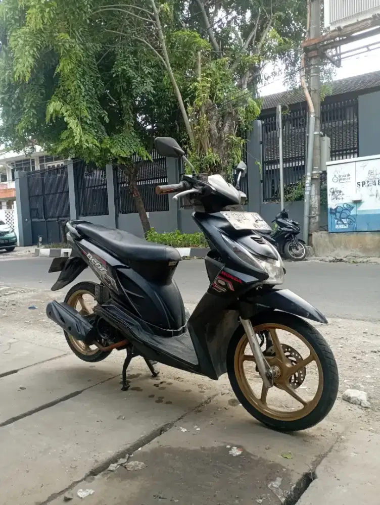 Honda Beat Karbu 2011 Original pajak On Murah