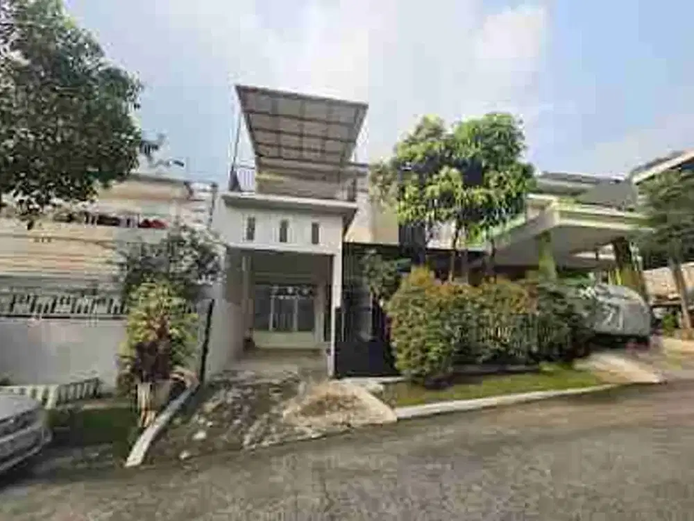 Dijual Rumah 2 lantai siap huni samping  pasar Ahpoong Sentul City