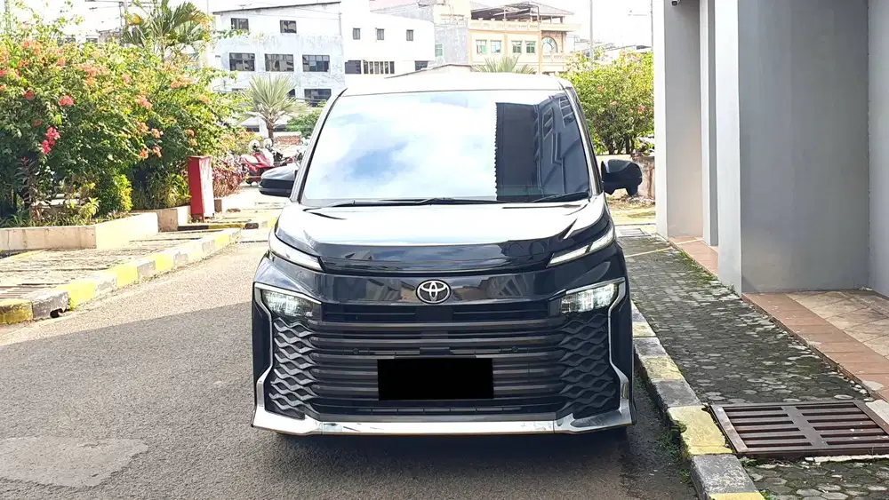 Toyota Voxy 2.0 CVT TSS Camera360 Hitam 2022 Like New Condition Record