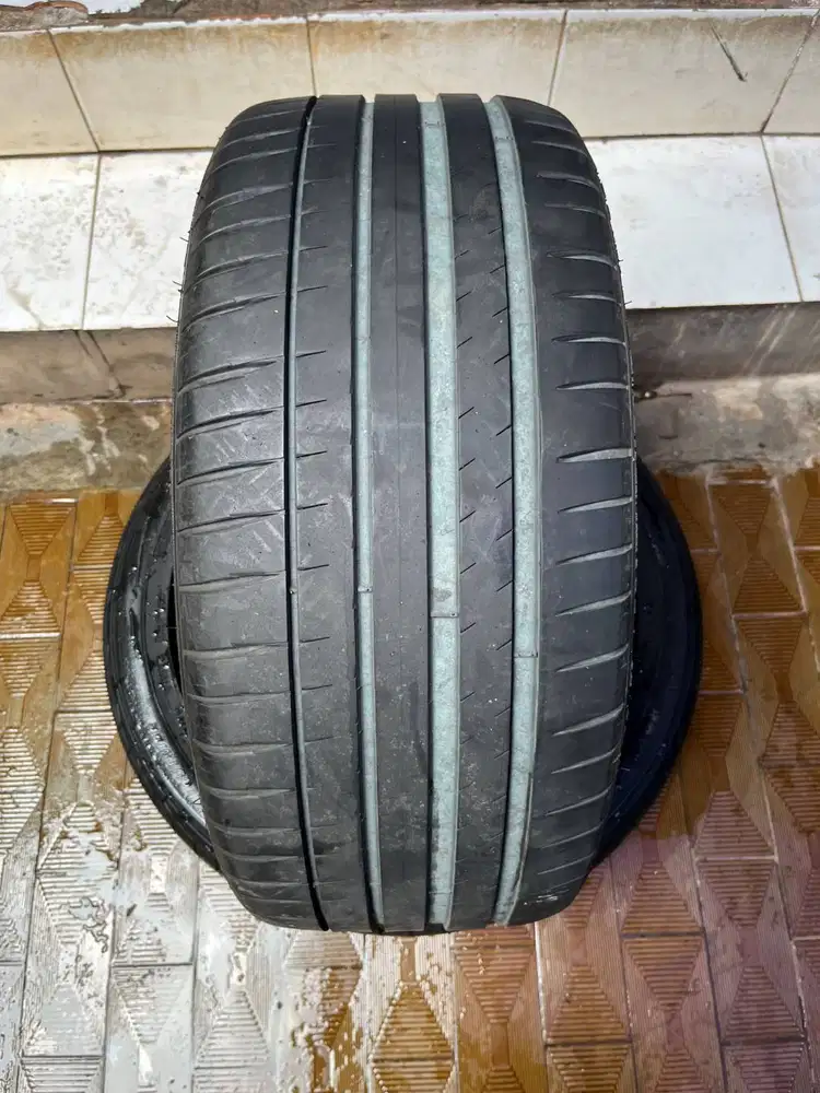 Ban Michelin Pilot Sport 4 245 40 r18 1Pcs