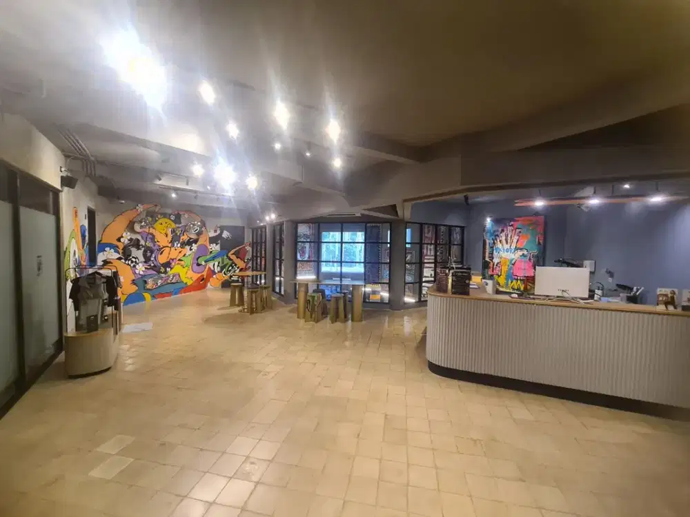 RUANG USAHA 3 LANTAI KEBAYORAN BARU AREA KOMERSIL PARKIR LUAS DEKAT BLOK M PANGLIMA POLIM