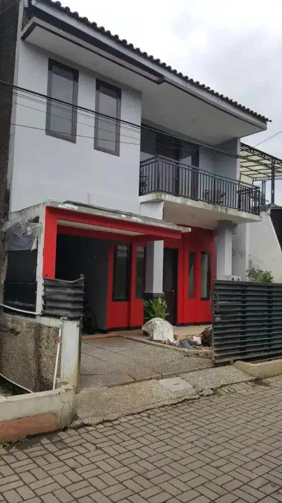 Rumah 2 lantai komp panyileukan