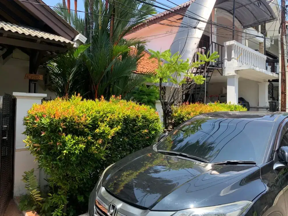 Rumah lama layak huni di Rawamangun jual cepat