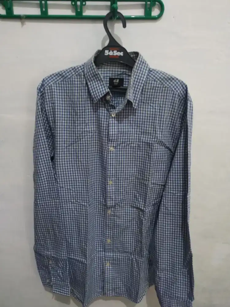 Kemeja kerja atau buat nongkrong H&M