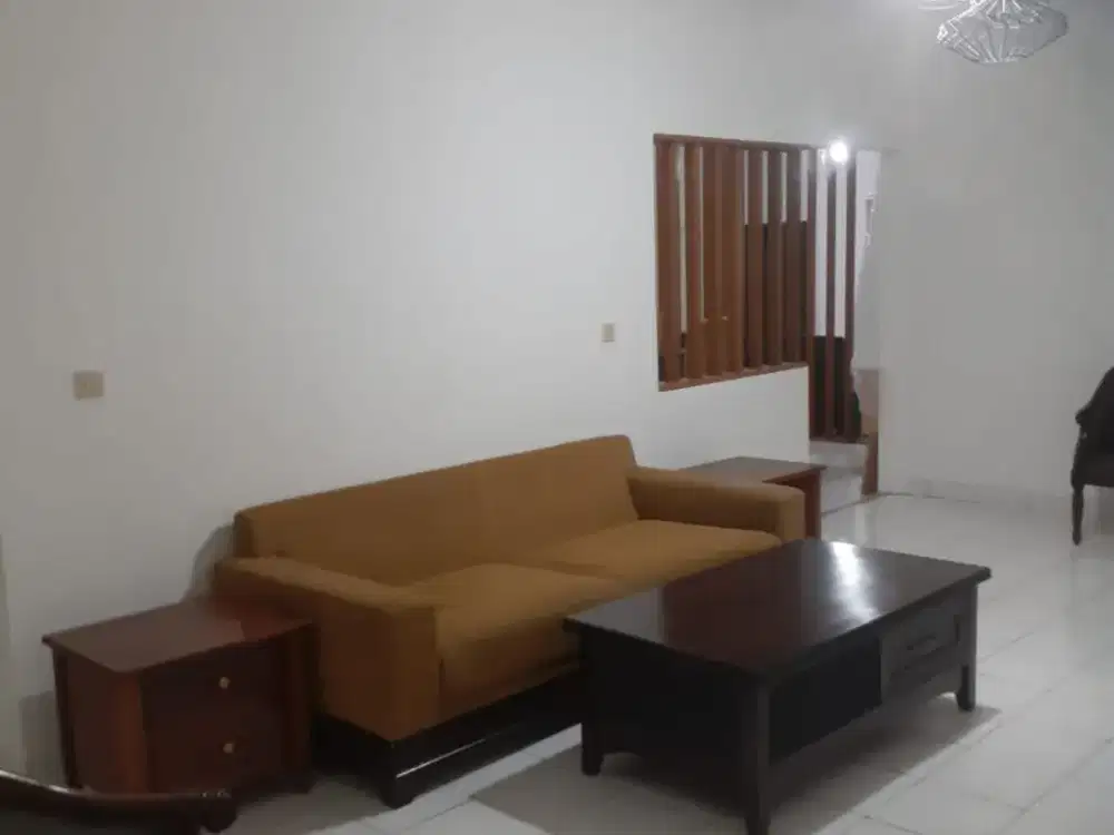 Rumah disewakan di Cilandak