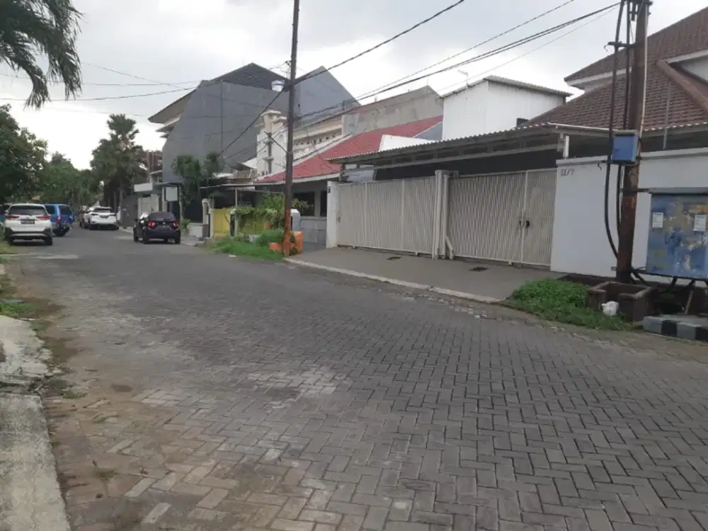 jual rumah 2 lantai manyar siap huni murah