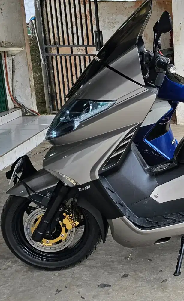 BENELLI ZAFFERANO 250 CC ISTIMEWA !!