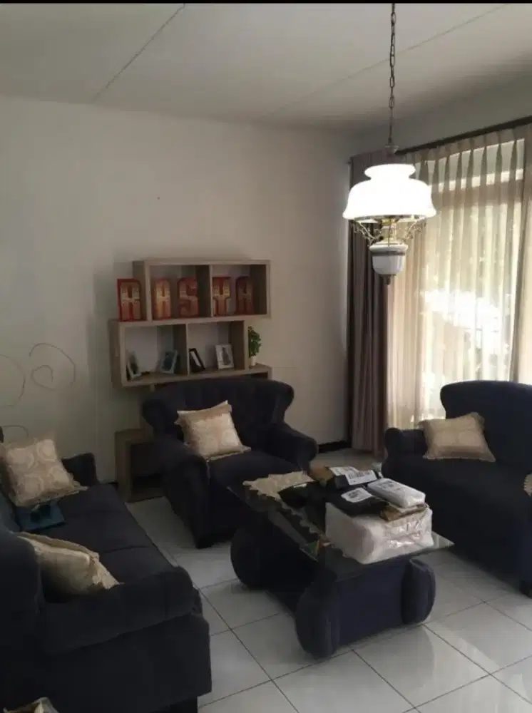 Rumah murah hitung tanah 330 meter di komplek Parakan Batununggal ShM