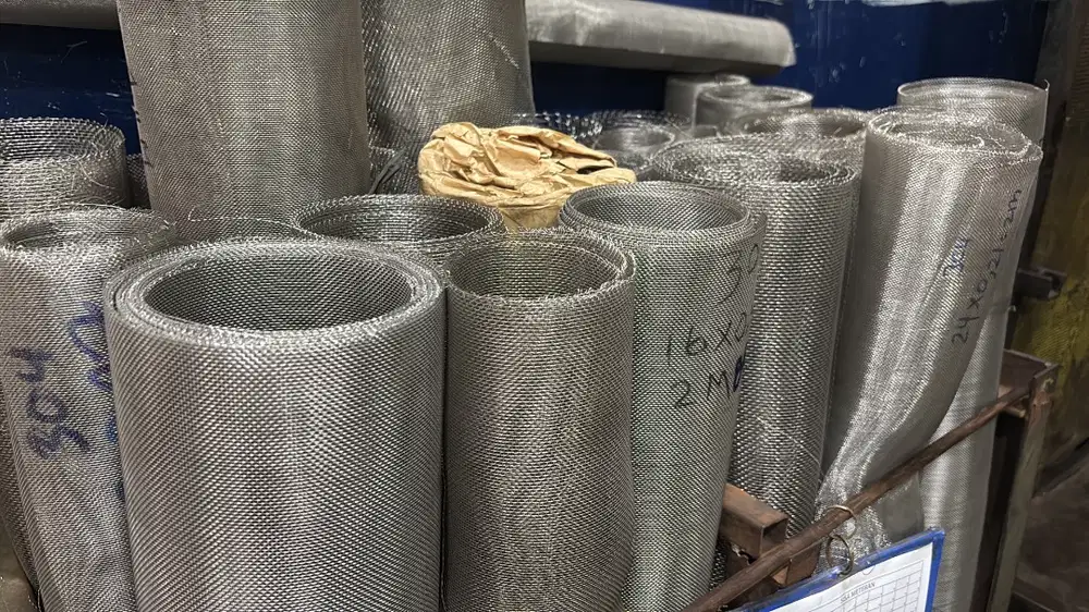 Admin toko - biasa menggunakan komputer ( Ms.office )