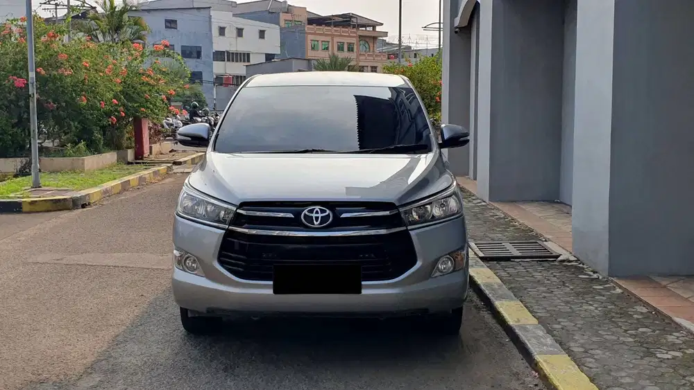 Toyota Kijang Innova Reborn 2.4 V Diesel AT Silver 2016 Km 83Rb Record