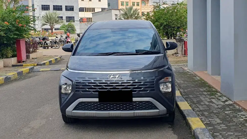 Hyundai Stargazer 1.5 Trend AT Abu 2023 Like New Low KM 35rb Record