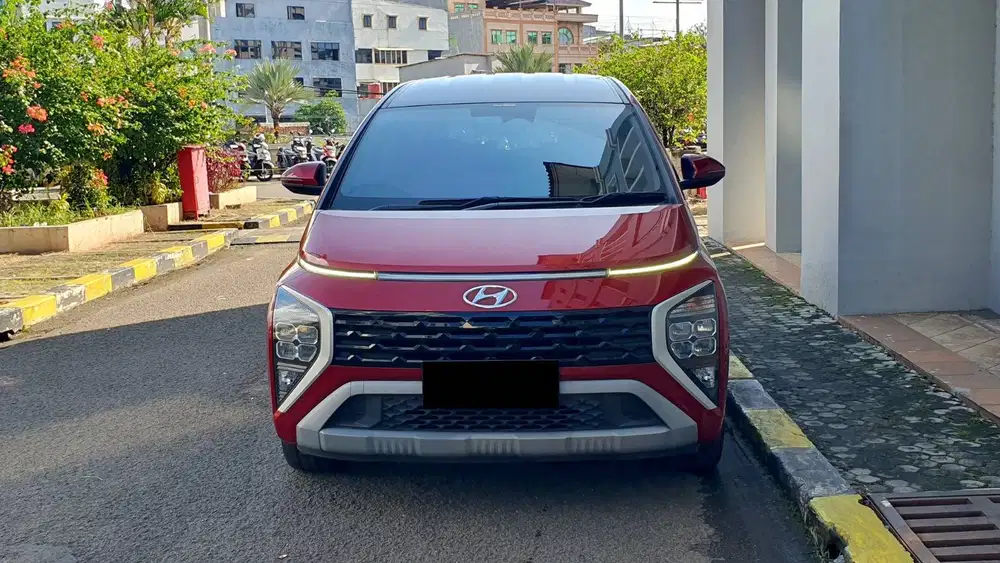 Hyundai Stargazer Prime AT Captain Seat Merah NIK 2023 Like New Record