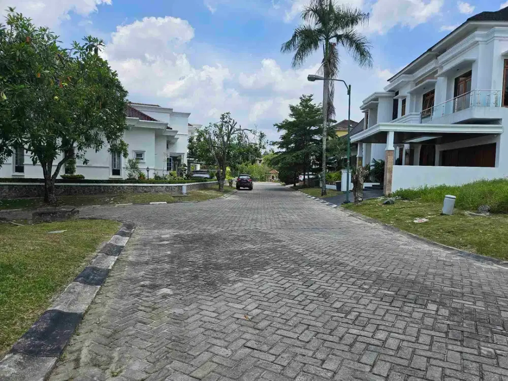 Rumah di Komplek Bellavista, Dekat Eka Hospital dan Mall SKA.