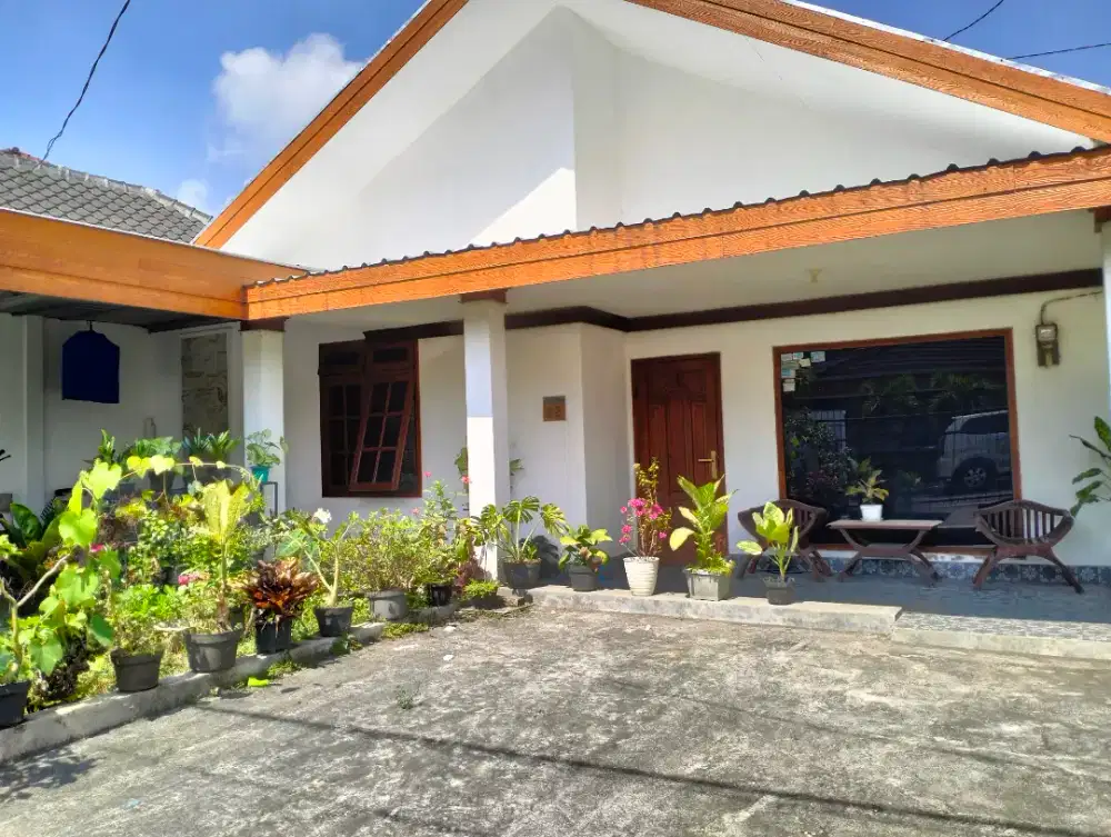 MURAH Rumah Hitung Tanah Selangkah Ke Poros Jalan Raya Blimbing