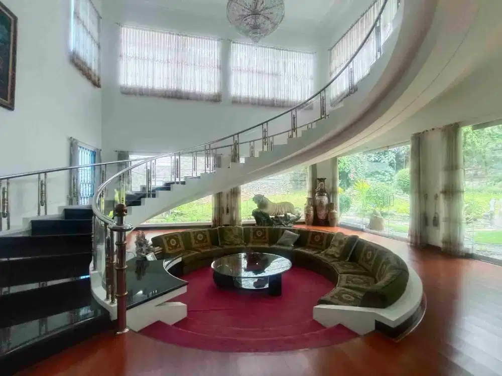 Dijual Rumah Mewah dan Cantik dekat Gaia Hotel Lembang