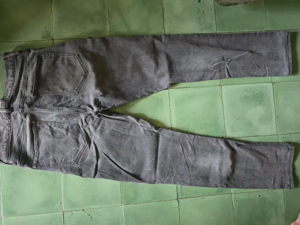 Uniqlo jeans denim ripped