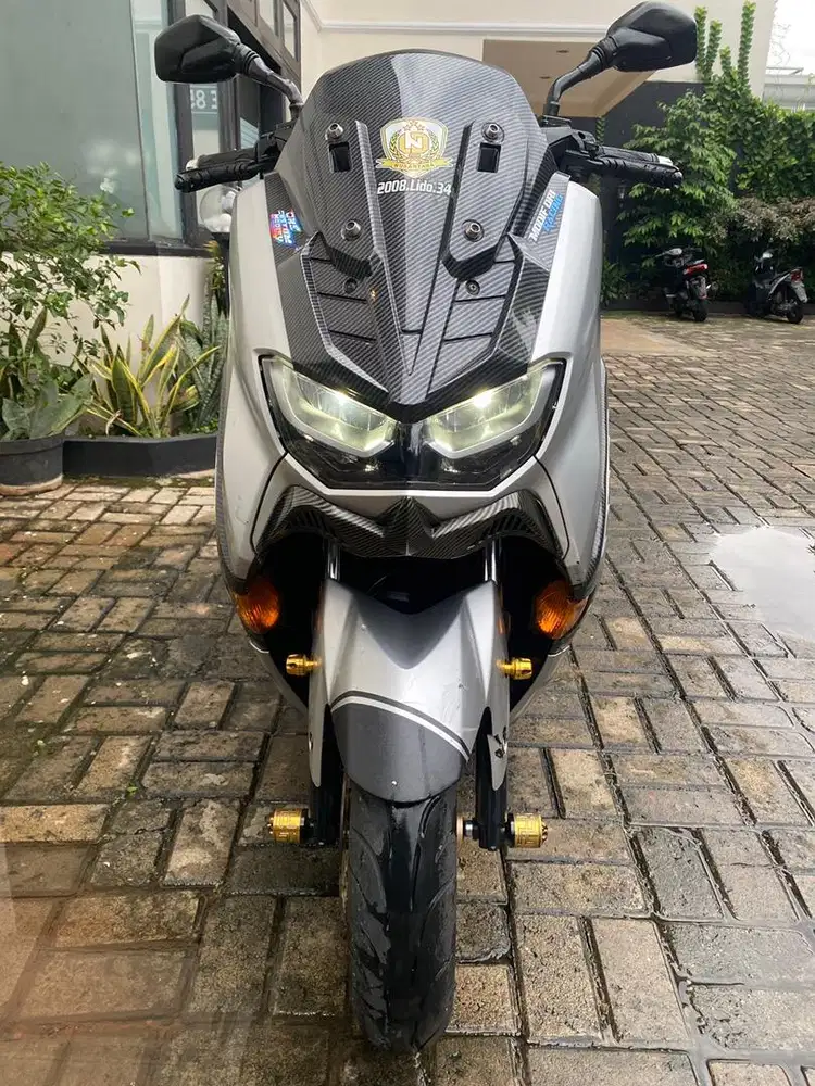 All new Nmax 2021 Silver connected / keyless