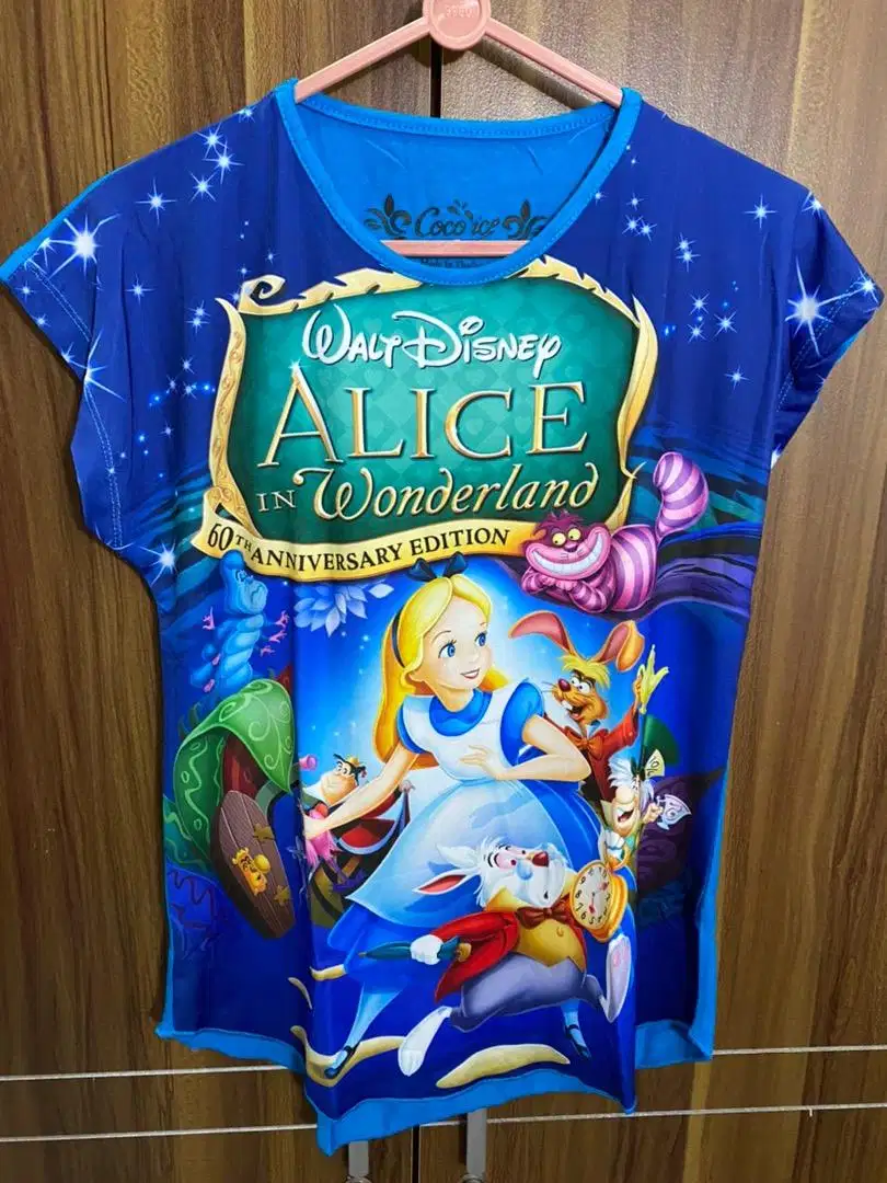 Kaos Alice In Wonderland