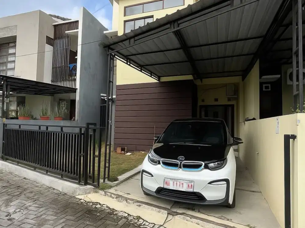 Rumah 2 lantai minimalis Jl. Damai Jakal km 8 dekat UGM