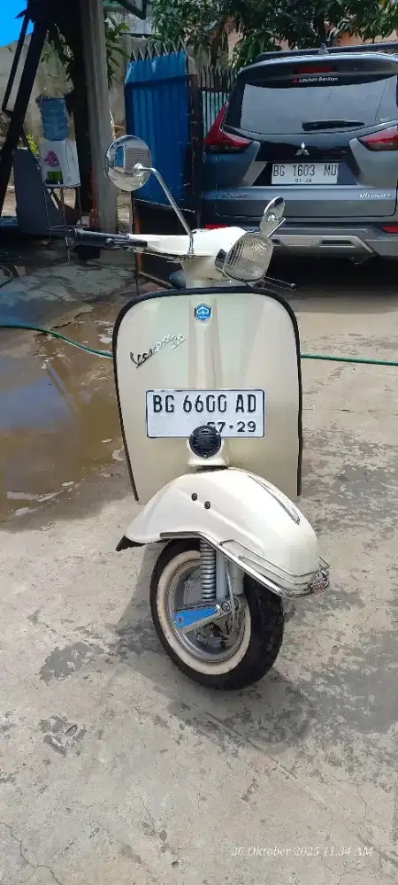 Vespa Super 79 mulus, siap jalan, pajak hidup