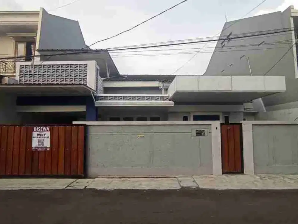 Disewakan Rumah Bagus Di Rawamangun Jakarta Timur
