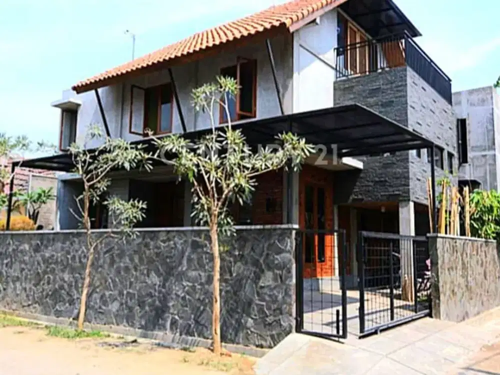 RUMAH MODERN TROPIS RASA VILLA CANTIK FULL FURNISHED DENGAN GARASI PRIBADI DI BEKASI