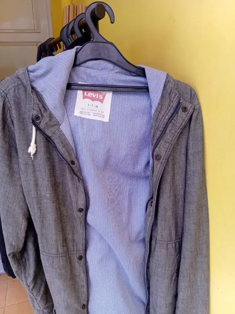 Jual jaket levis strauss&co masih bagus
