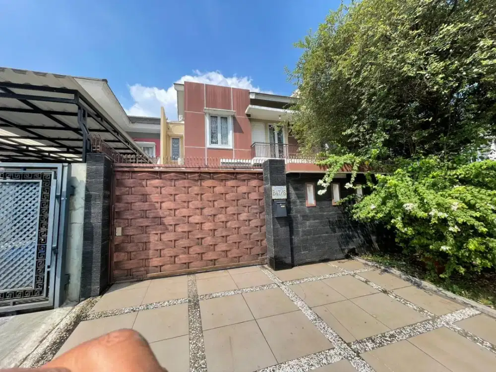 DISEWAKAN RUMAH FULL FURNISHED DI BOULEVARD BANJAR WIJAYA TANGERANG