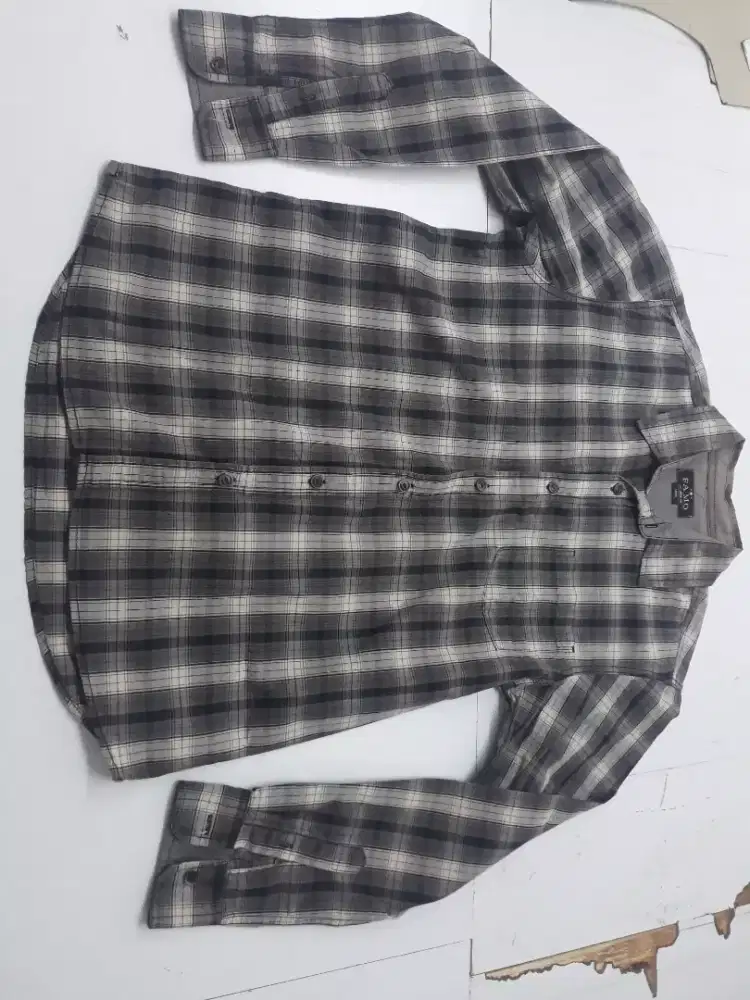 Kemeja Pria Famo Size L slim