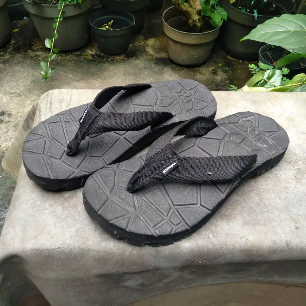 Jual 1 Sandal 2 Sepatu (Size 40/25.5 CM)