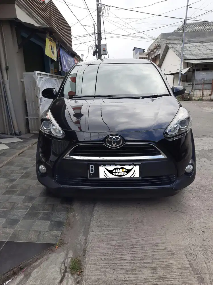 Toyota Sienta  V AT 2017 Bensin Tgn 1 Low KM under 65.000