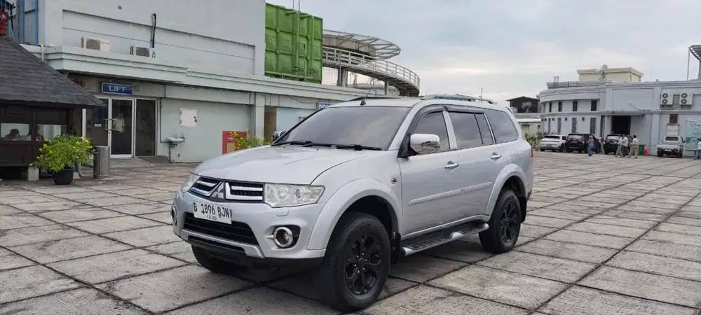 Mitsubishi Pajero Sport Dakkar Matic Silver 2014