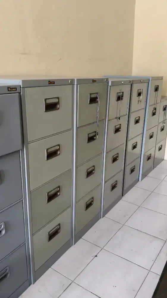Lemari besi 4laci merk lion