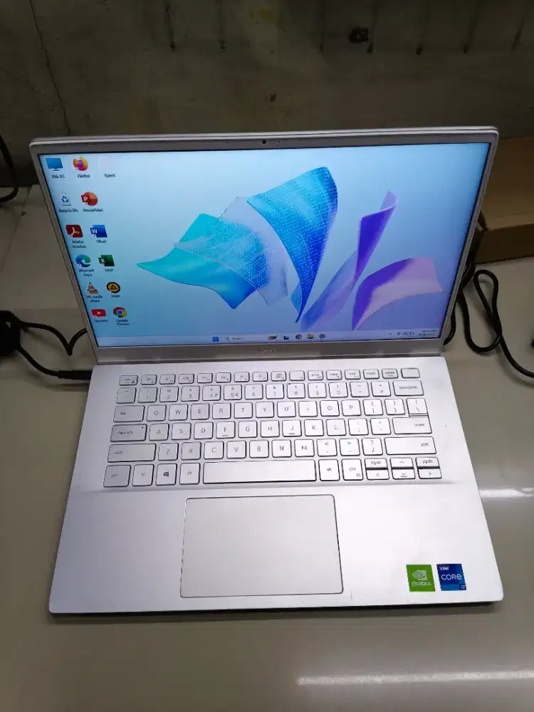 Dell Inspiron 5402, Core i7 gen11, ram 12gb, ssd 512gb, layar 14 inch